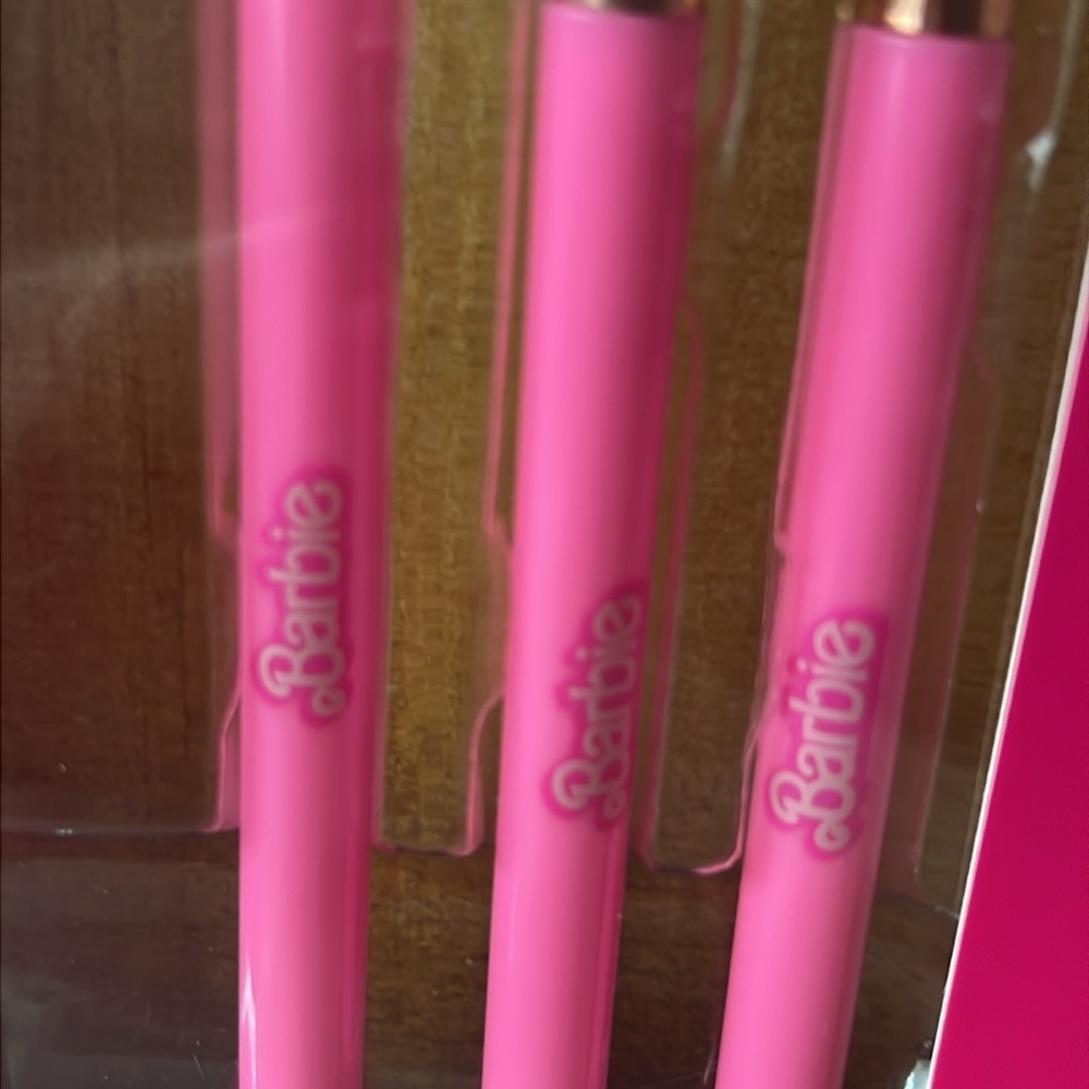 Barbie The Movie Makeup Brush Set Mexico Exclusive - Picture 2 of 6